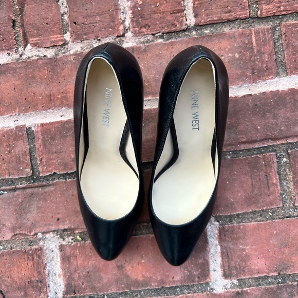 Nine West 7 Black Leather Platform Pumps - Picture 6 of 7